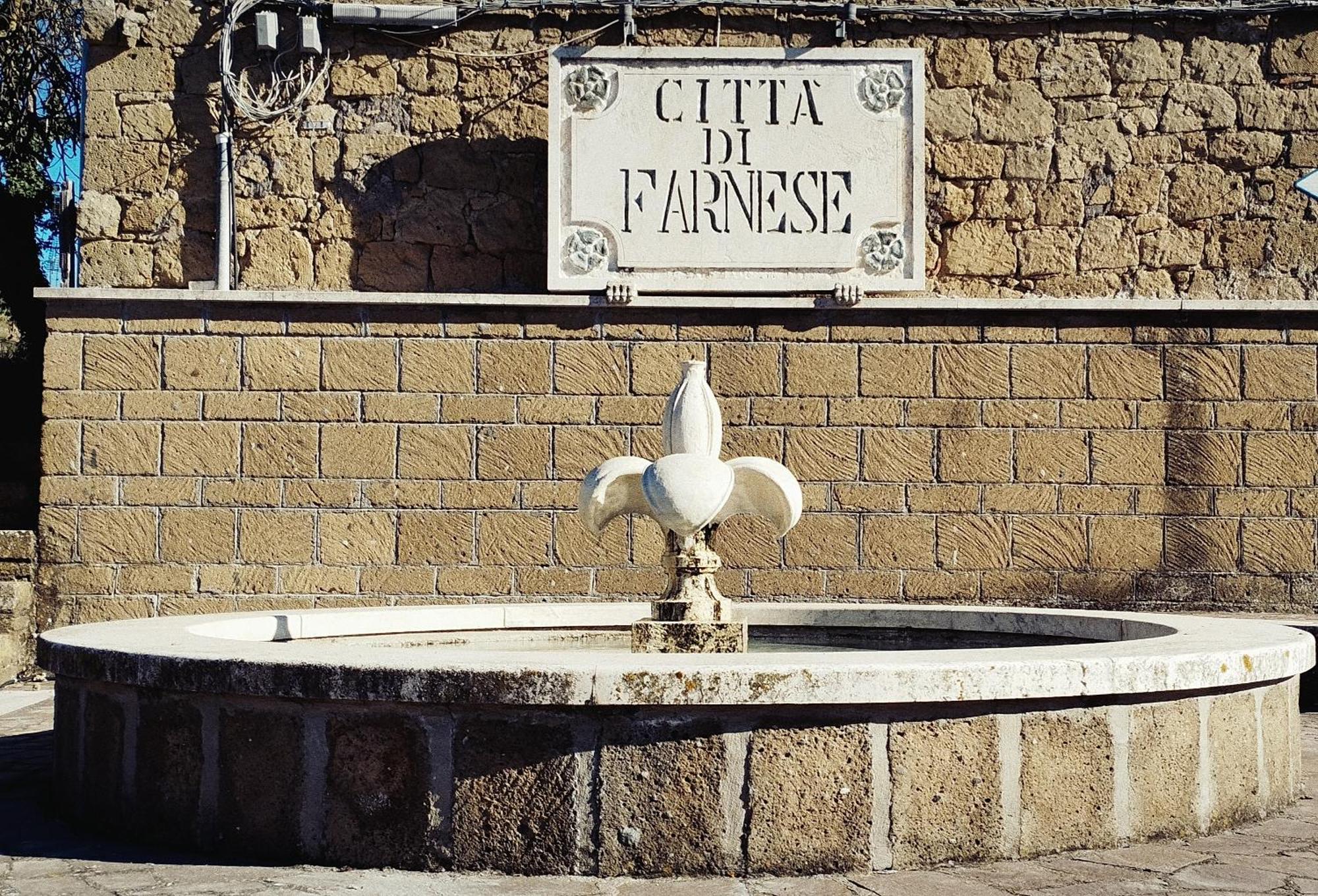 La Chascona Di Farnese Casa Di Tufo Nel Borgo Exterior foto