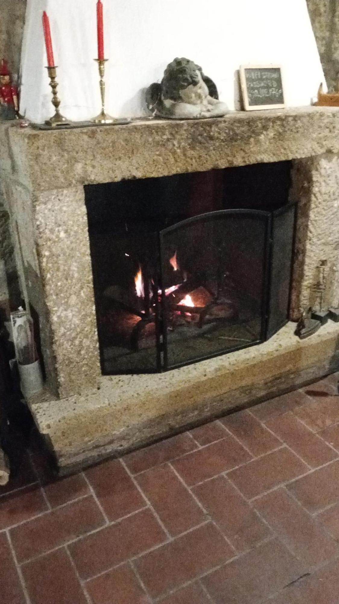La Chascona Di Farnese Casa Di Tufo Nel Borgo Exterior foto